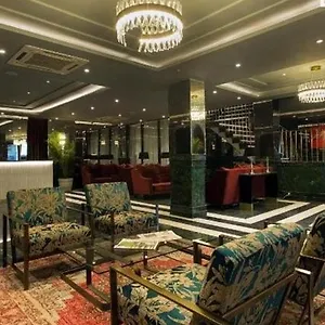 Hotel Foxoso Delhi Airport ****