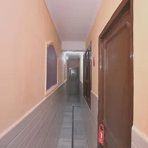 Hotel Super O Rajesh Palace ***